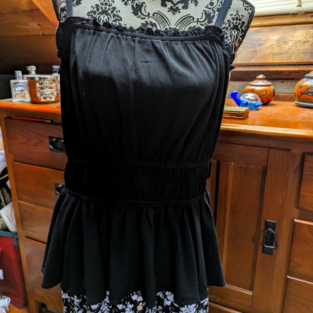 Torrid Black Peplum Top with Floral Hem 14 16 NWT